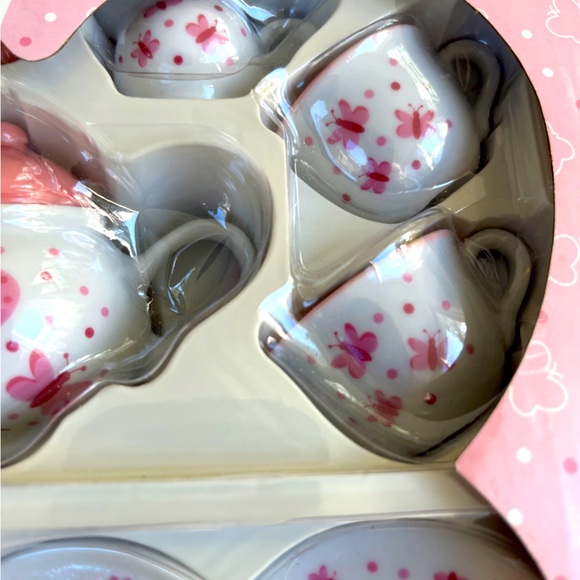 Brand new with tags 13 piece Schylling Butterfly Tea Set - Picture 3 of 8
